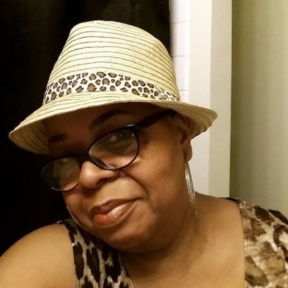 Meet your Posher, Genelle - Picture 3 of 4